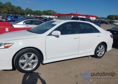 2009 Toyota Camry Se V6 z USA, uszkodzony, nr VIN 4T1BK46K89U594048